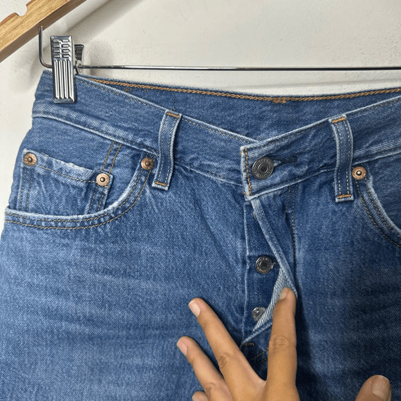 LEVI'S 501 Original Fit Shorts women's High Rise medium button fly raw hem 25 - Picture 3 of 8